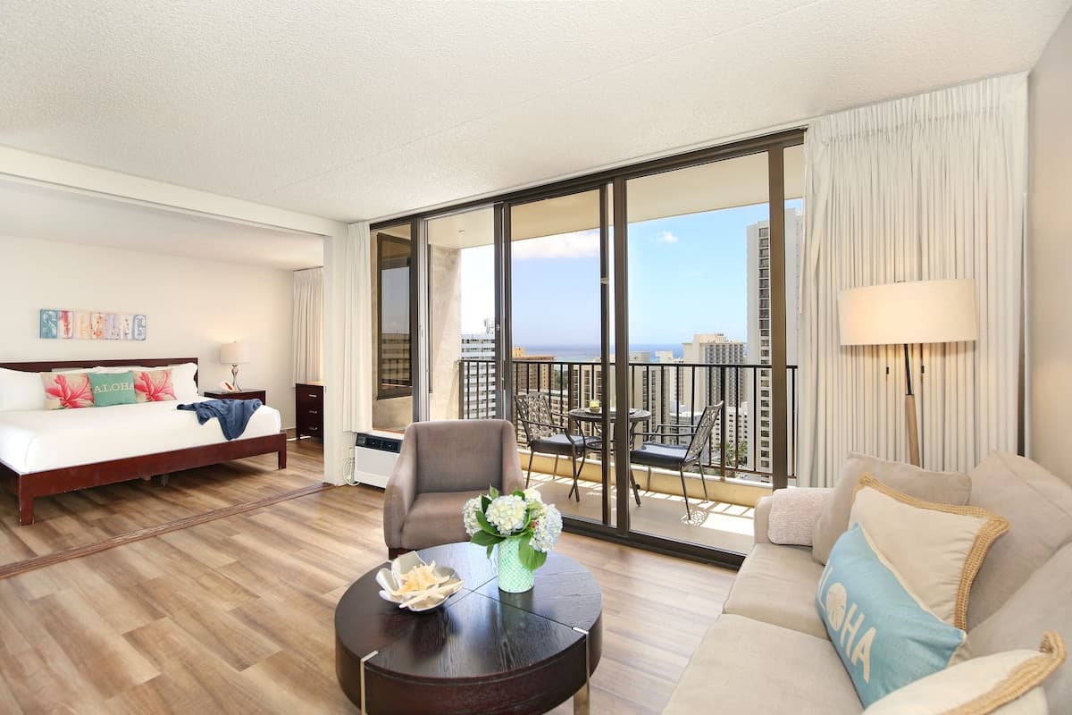 Condo in Honolulu · ★4.63 · 1 bedroom · 2 beds · 1 private bath - Photo 1