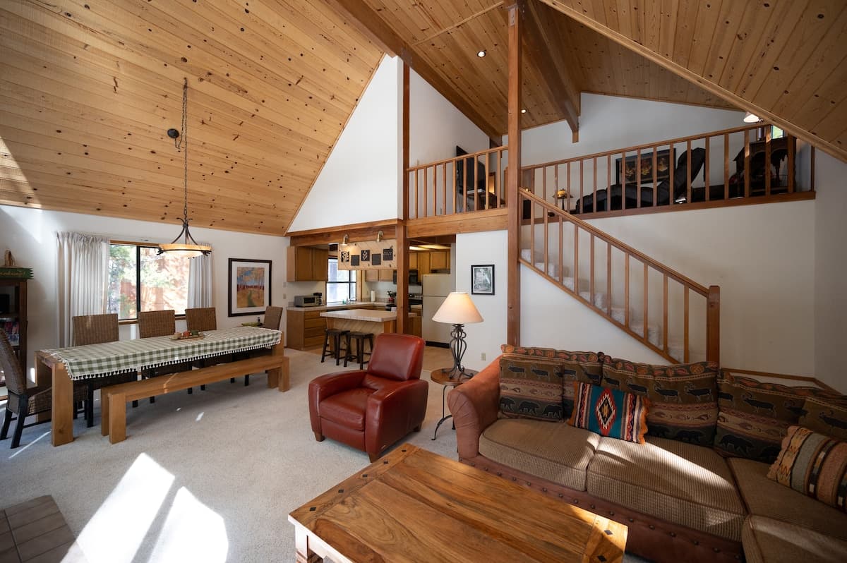 Spacious Tahoe Donner Cabin with Park Views - Photo 5