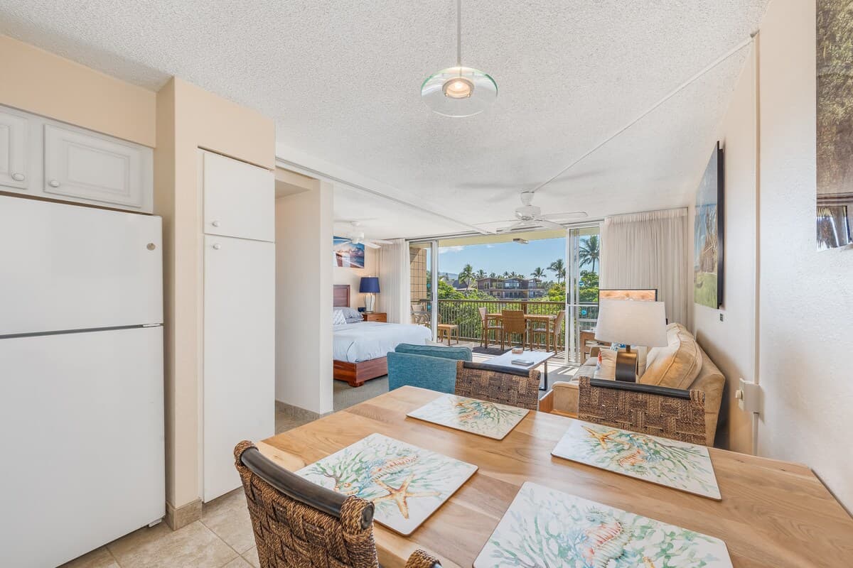Condo in Kihei · ★4.92 · 2 bedrooms · 2 beds · 2 baths - Photo 5