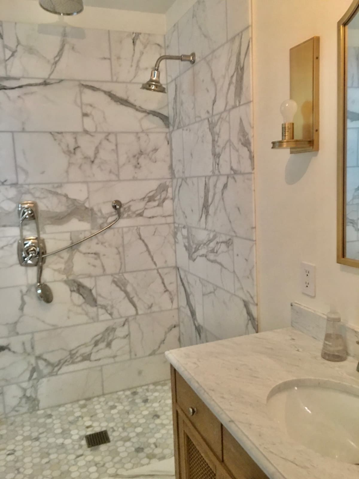 Light-Filled 2BR Near Presidio & Golden Gate Park - Photo 2