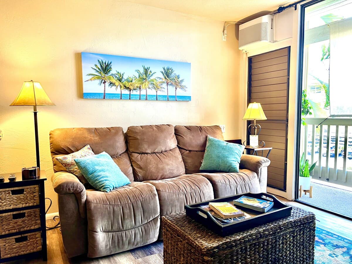 1 BR condo steps from Kona's premier surf break - Photo 2