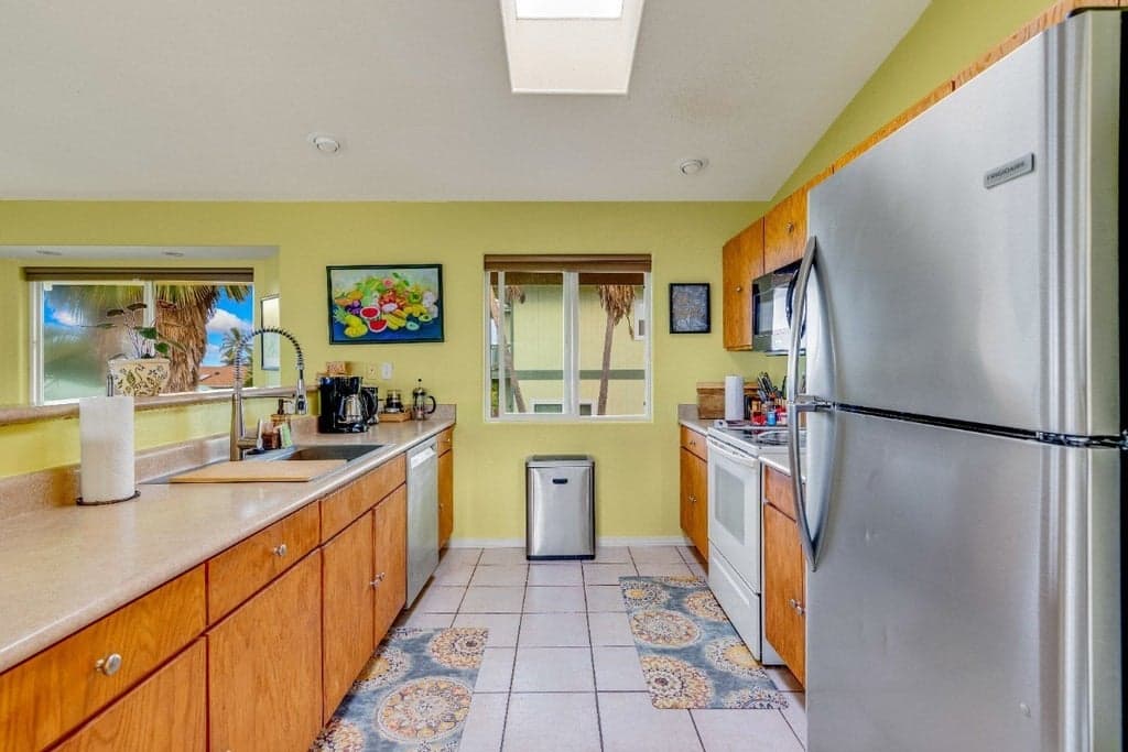 Home in Kailua-Kona · ★4.79 · 5 bedrooms · 8 beds · 2 shared baths - Photo 2