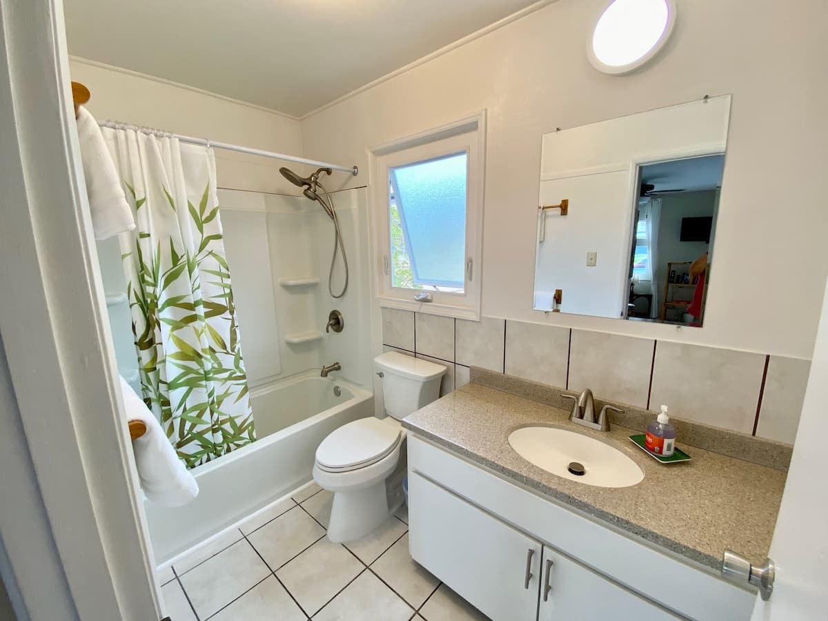 Home in Kailua · ★4.87 · 1 bedroom · 2 beds · 1 private bath - Photo 5