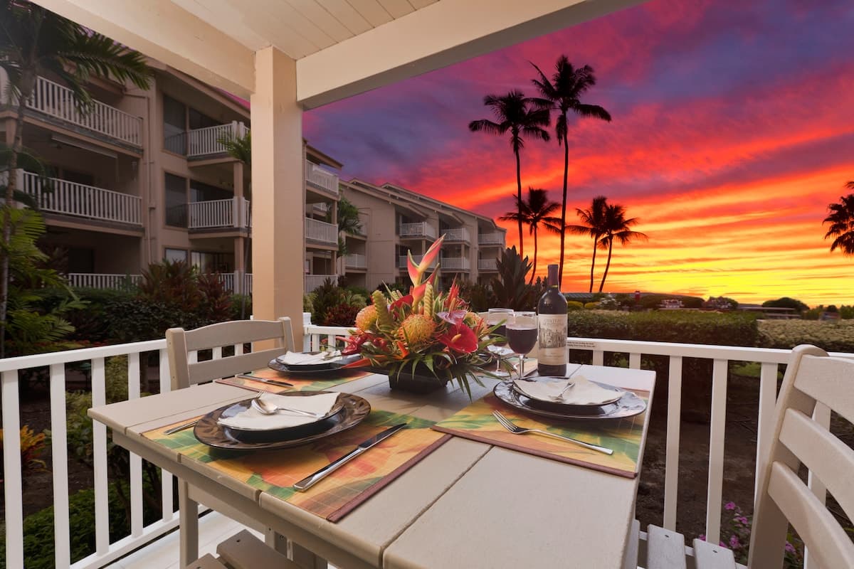 Condo in Kailua-Kona · ★4.95 · 1 bedroom · 2 beds · 1 private bath - Photo 1