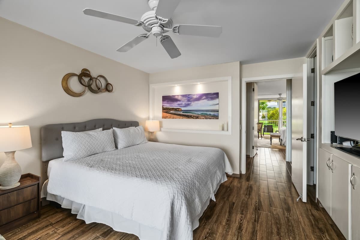 Condo in Princeville · ★4.93 · 1 bedroom · 2 beds · 2 baths - Photo 4