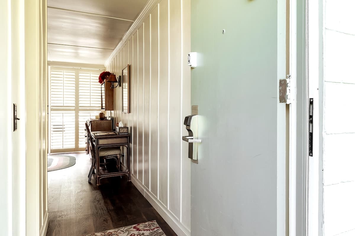 Condo in Kailua-Kona · ★4.9 · Studio · 1 bed · 1 private bath - Photo 4
