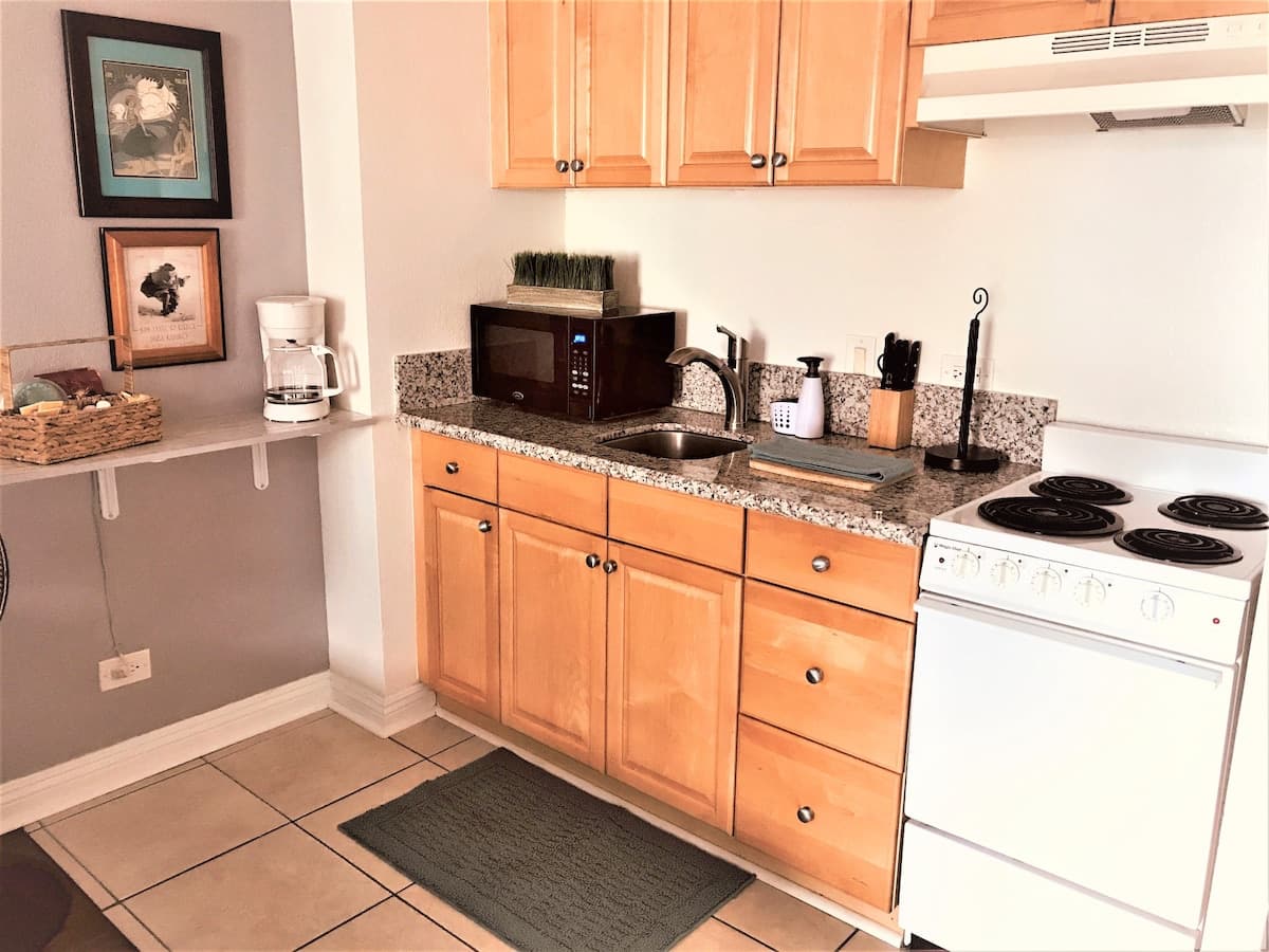 Condo in Honolulu · ★4.76 · 2 bedrooms · 3 beds · 2 private baths - Photo 1