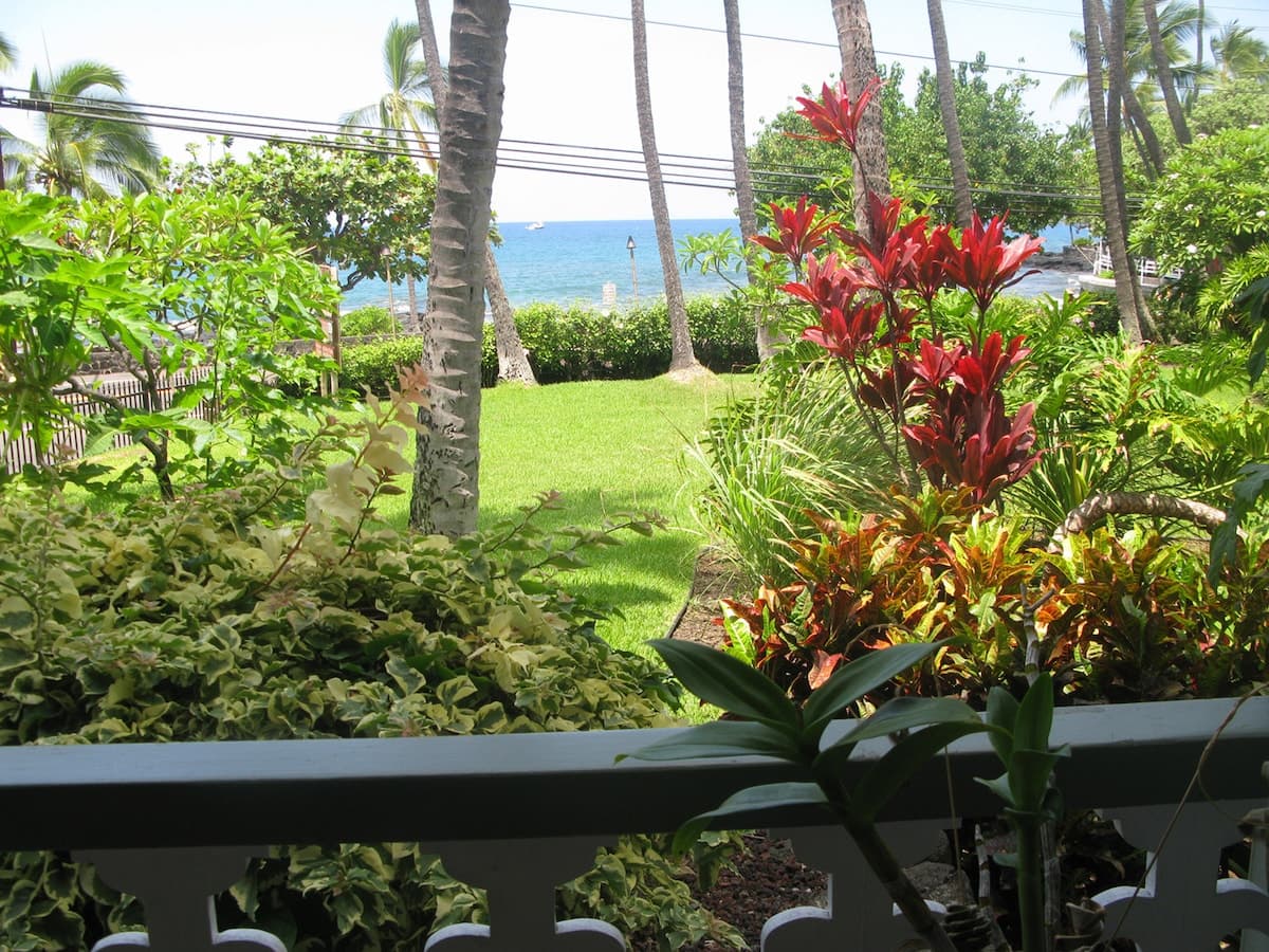 Condo in Kailua-Kona · ★4.65 · Studio · 1 bed · 1 bath - Photo 1