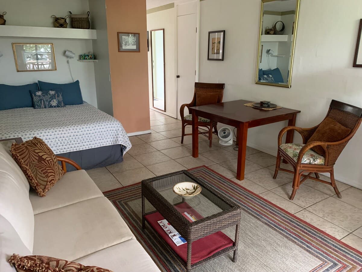 Ideal spot! Studio in Historic Kailua-Kona Village - Photo 4