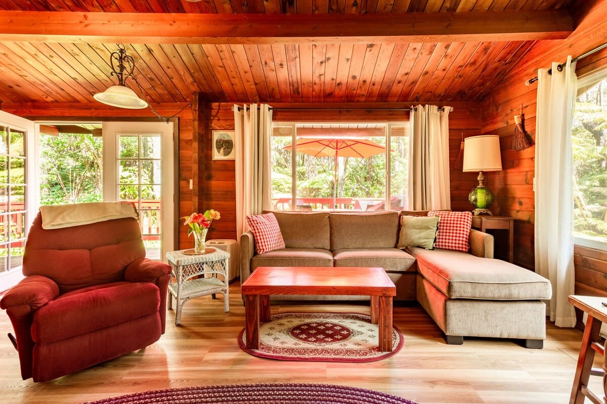 Cabin in Volcano · ★4.93 · 2 bedrooms · 3 beds · 1 bath - Photo 4