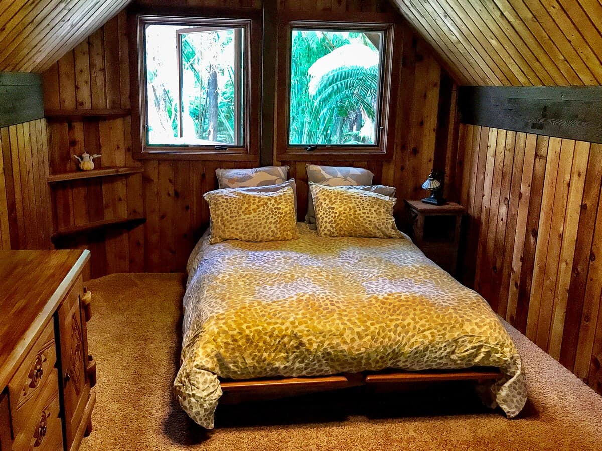 Cabin in Volcano · ★4.96 · 1 bedroom · 2 beds · 1 private bath - Photo 1