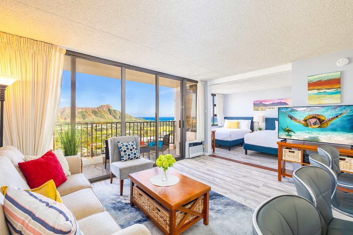 Condo in Honolulu · ★4.78 · 1 bedroom · 3 beds · 1 private bath - Photo 1