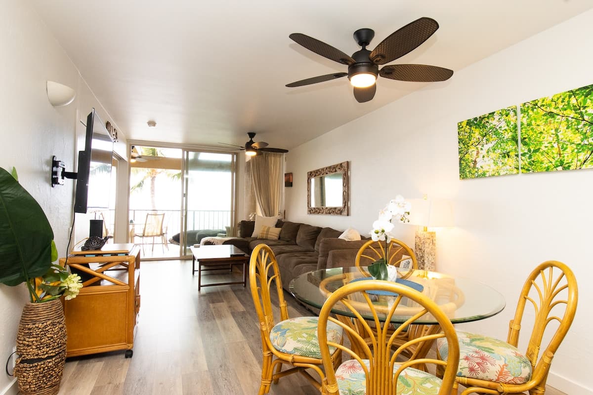 Condo in Kailua-Kona · ★4.88 · 2 bedrooms · 2 beds · 2 baths - Photo 1