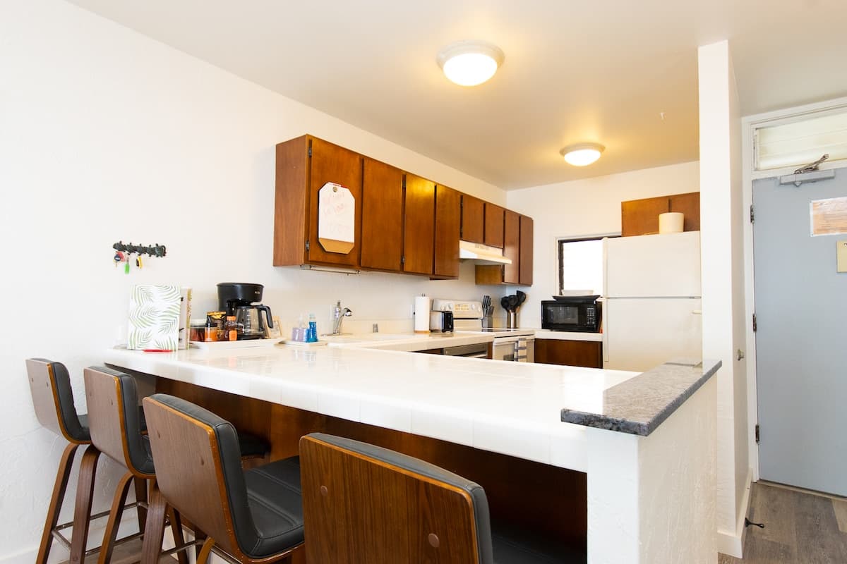 Condo in Kailua-Kona · ★4.88 · 2 bedrooms · 2 beds · 2 baths - Photo 3