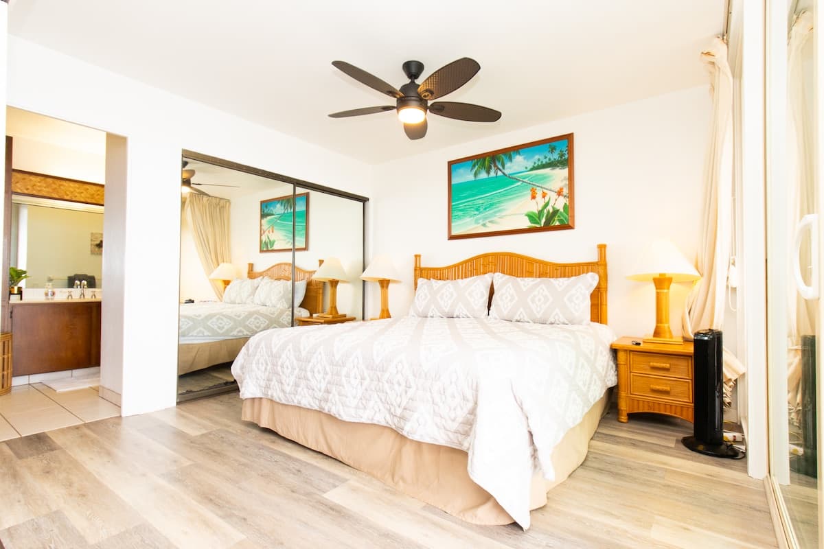 Condo in Kailua-Kona · ★4.88 · 2 bedrooms · 2 beds · 2 baths - Photo 5
