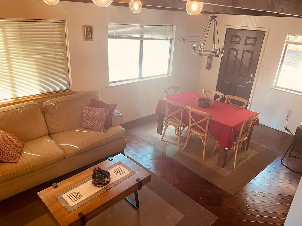 Cabin in Incline Village · ★4.7 · 3 bedrooms · 4 beds · 2 private baths - Photo 4