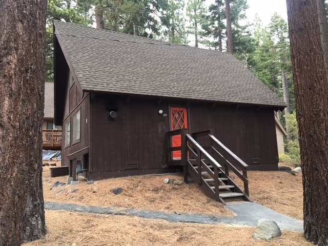 Cabin in Incline Village · ★4.7 · 3 bedrooms · 4 beds · 2 private baths - Photo 1