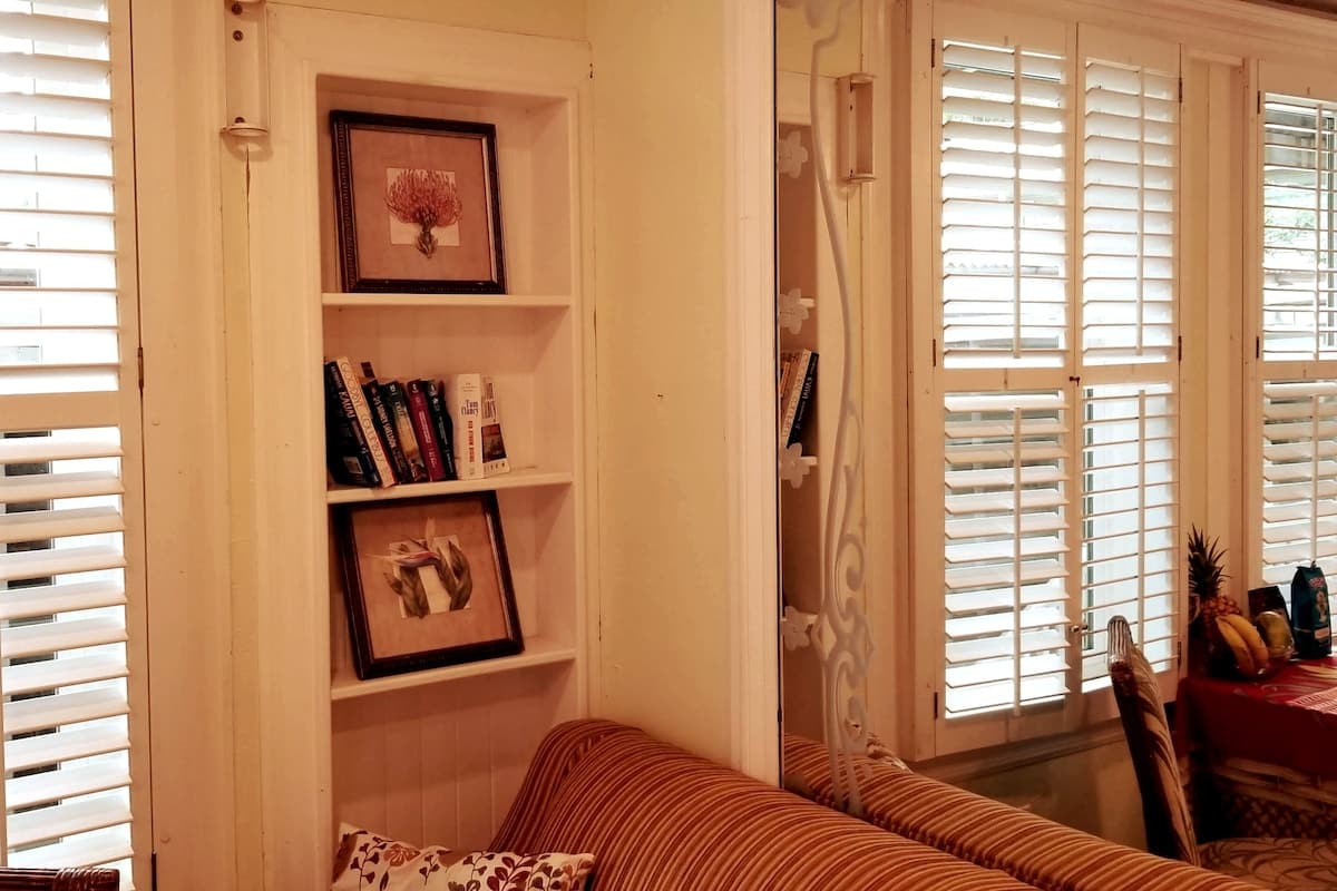Cozy, charming secluded 1 bedroom close to beach - Photo 4