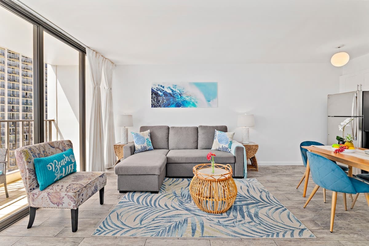 Condo in Honolulu · ★4.84 · 1 bedroom · 2 beds · 1 private bath - Photo 3