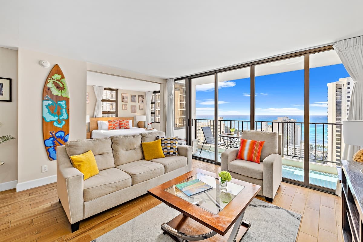 Condo in Honolulu · ★4.81 · 1 bedroom · 2 beds · 1 private bath - Photo 1
