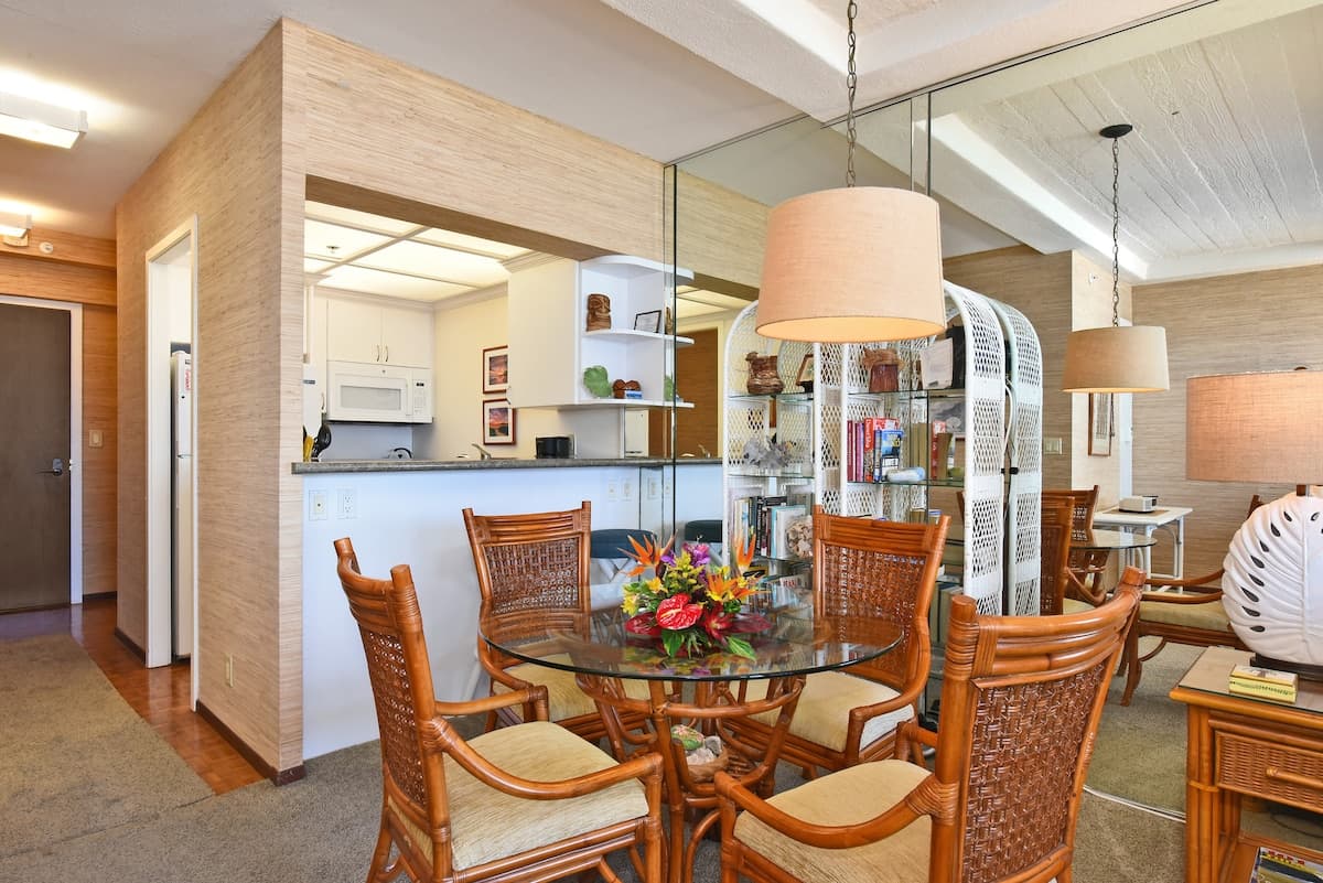 Condo in Lahaina · ★4.97 · Studio · 1 bed · 1 bath - Photo 4