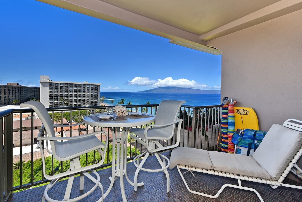 Condo in Lahaina · ★4.97 · Studio · 1 bed · 1 bath - Photo 3