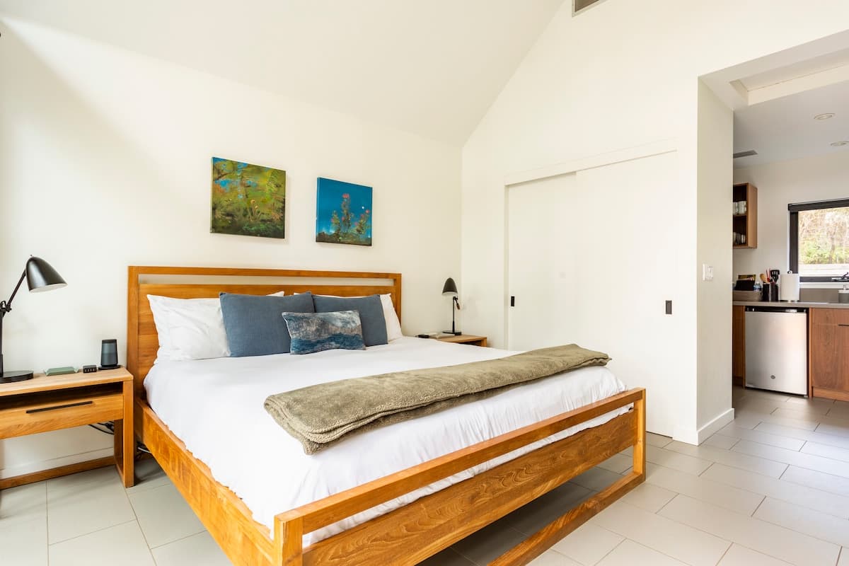 Cabin in Volcano · ★4.96 · Studio · 2 beds · 1 bath - Photo 5