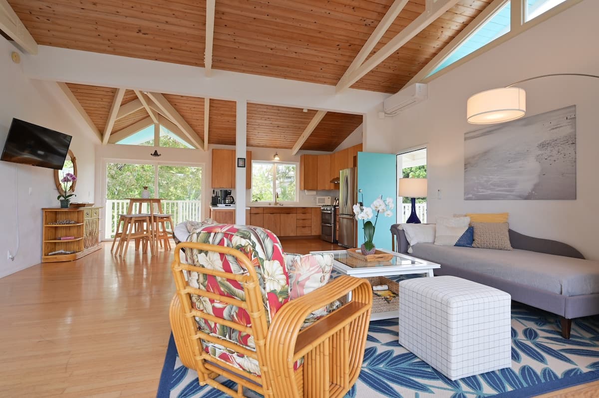 Villa in Pahoa · ★4.8 · 3 bedrooms · 5 beds · 2 baths - Photo 3