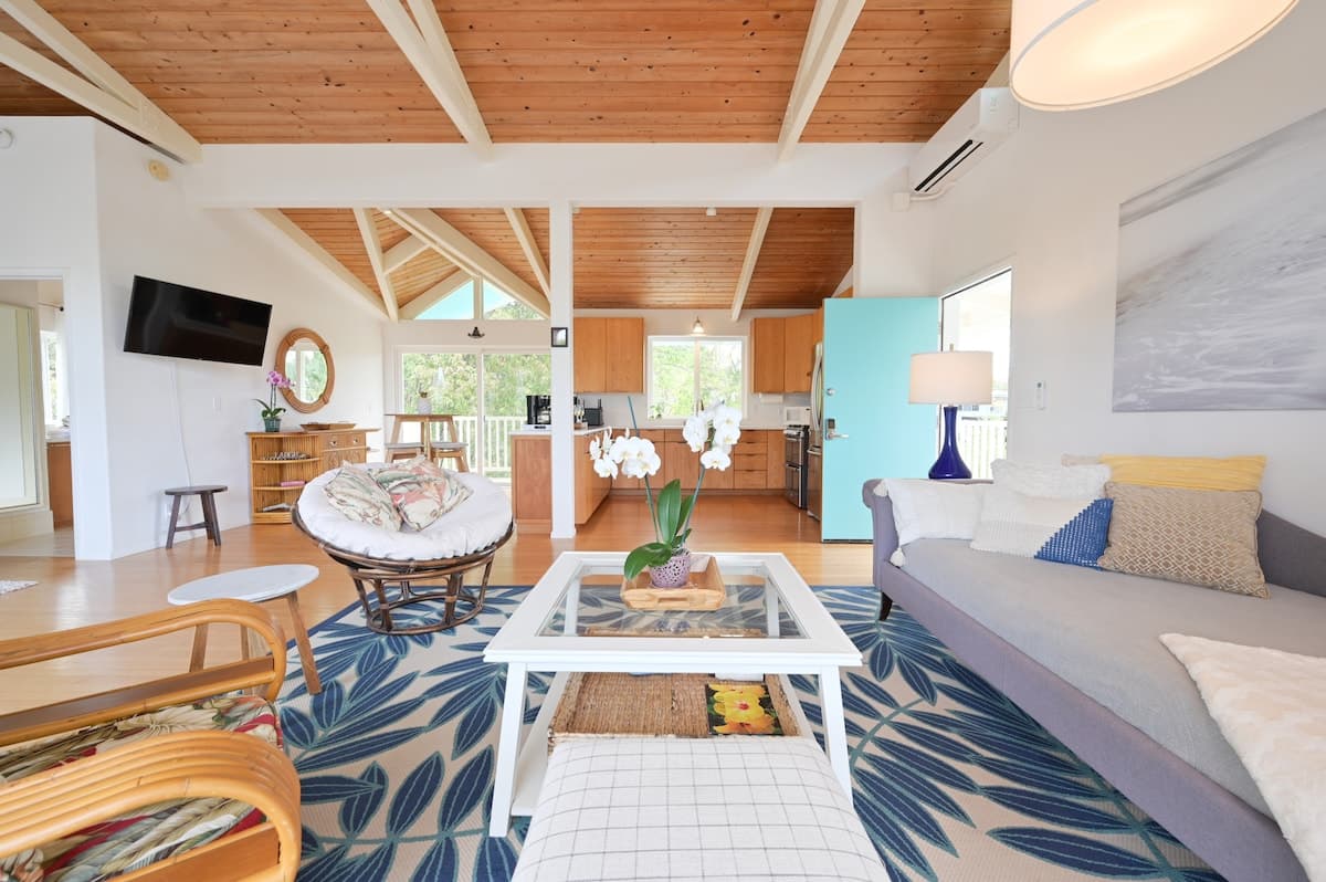 Villa in Pahoa · ★4.8 · 3 bedrooms · 5 beds · 2 baths - Photo 4