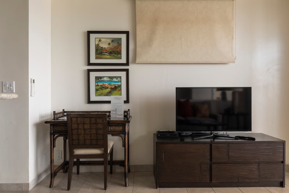 Condo in Honolulu · ★4.87 · 1 bedroom · 2 beds · 2 shared baths - Photo 2