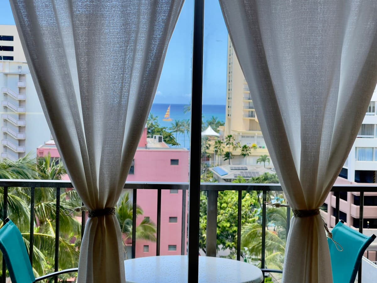 Condo in Honolulu · ★4.87 · 1 bedroom · 1 bed · 1 shared bath - Photo 5