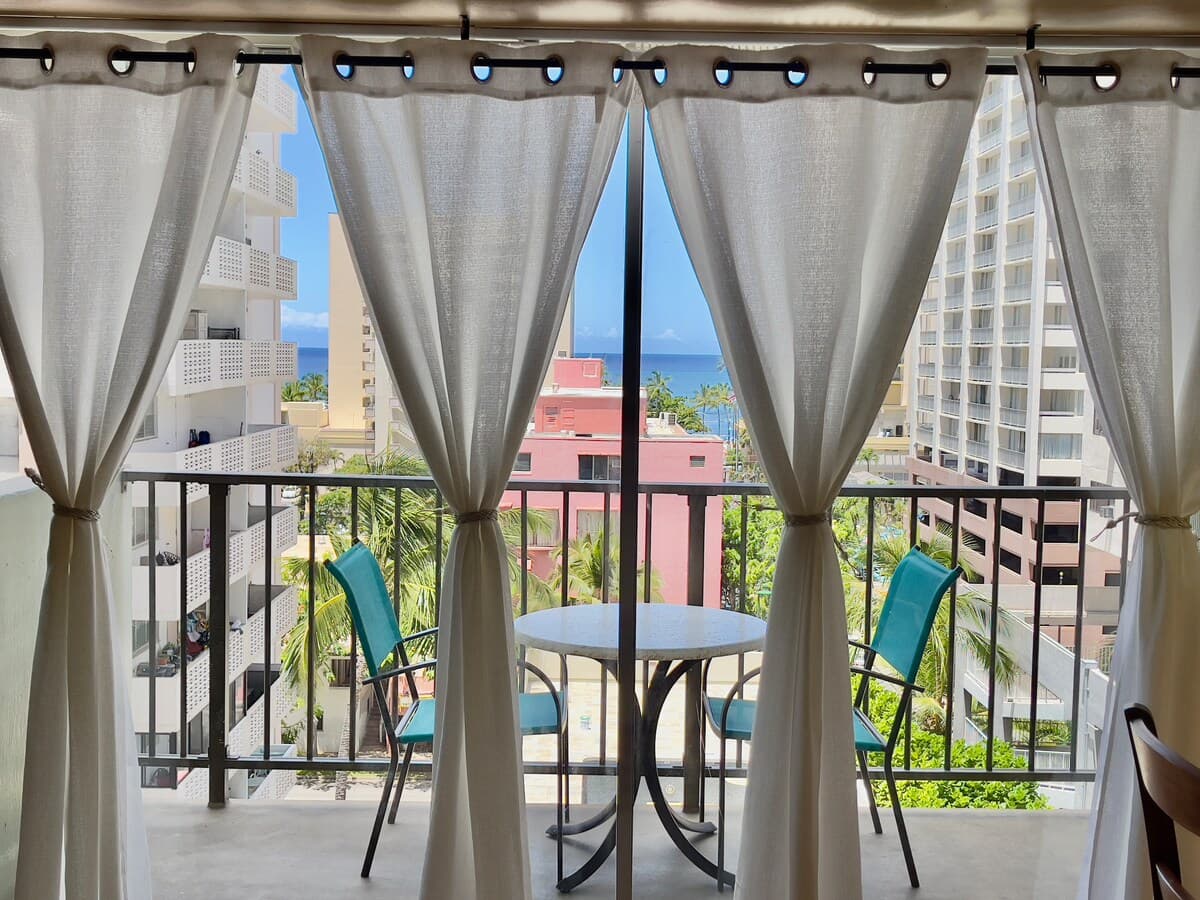 Condo in Honolulu · ★4.87 · 1 bedroom · 1 bed · 1 shared bath - Photo 4