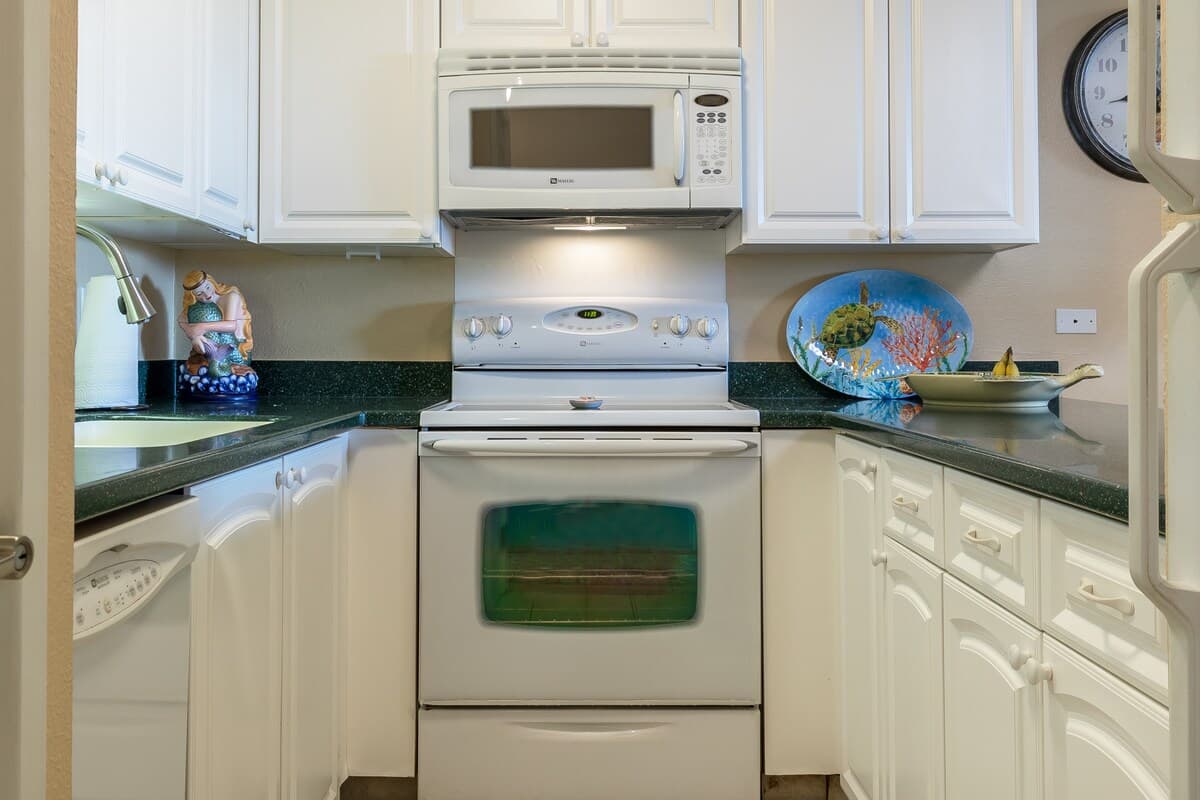 Condo in Kihei · ★4.71 · 2 bedrooms · 3 beds · 2 private baths - Photo 3