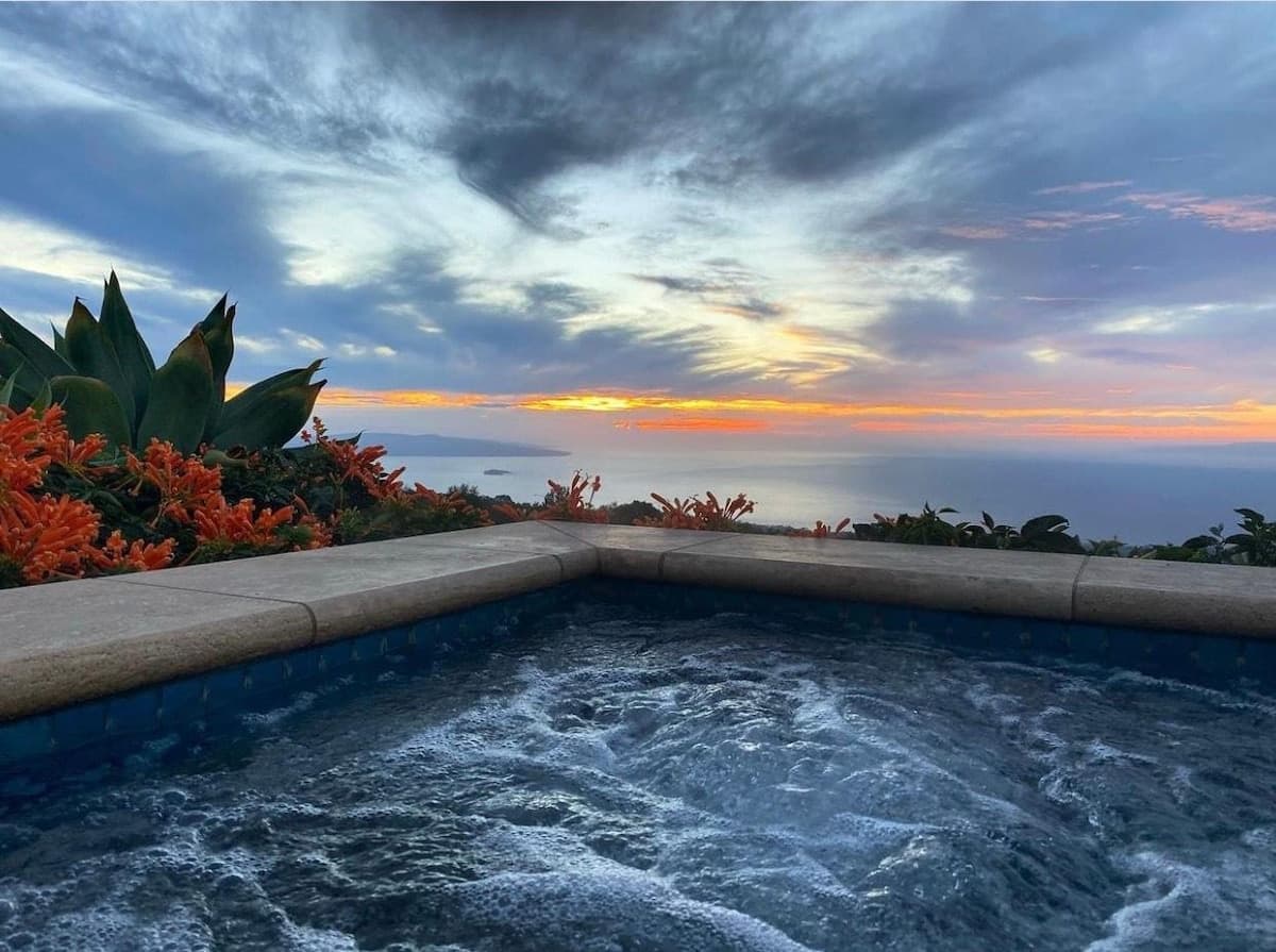 Home in Kula · ★5.0 · 2 bedrooms · 2 beds · 2.5 baths - Photo 4