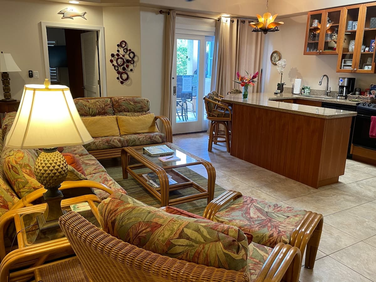 Condo in Kailua-Kona · ★4.94 · 2 bedrooms · 3 beds · 2 baths - Photo 4