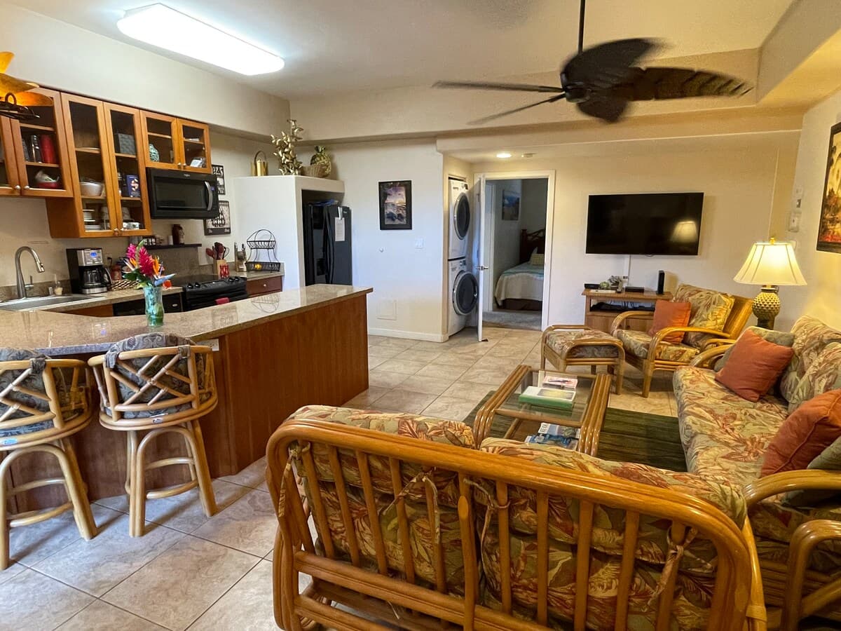 Condo in Kailua-Kona · ★4.94 · 2 bedrooms · 3 beds · 2 baths - Photo 2