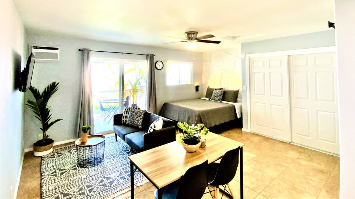 Guesthouse in Kailua-Kona · ★4.98 · Studio · 1 bed · 1 bath - Photo 2