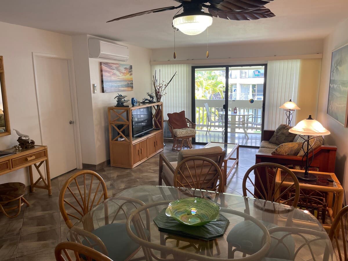 Condo in Kihei · ★4.9 · 2 bedrooms · 4 beds · 1 private bath - Photo 3