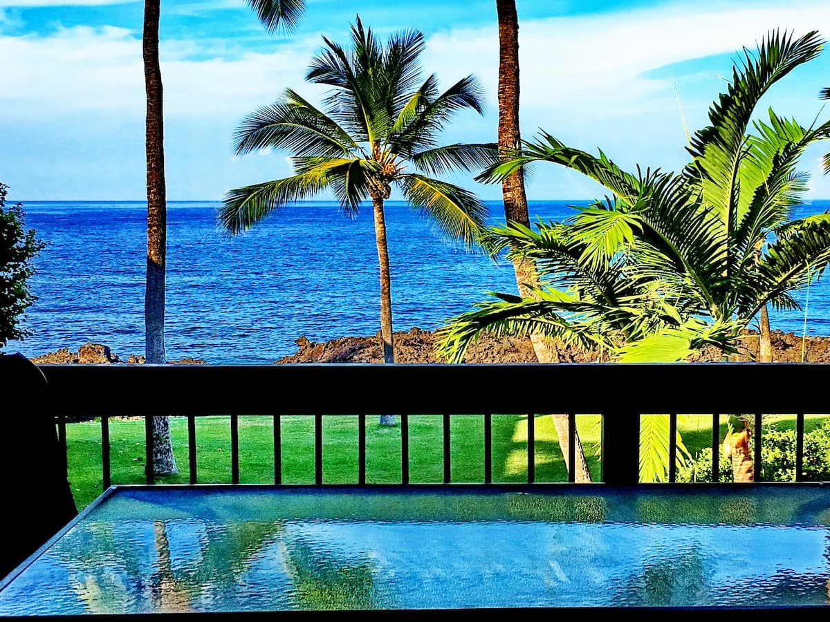 Condo in Kailua-Kona · ★4.88 · 3 bedrooms · 4 beds · 2.5 baths - Photo 1