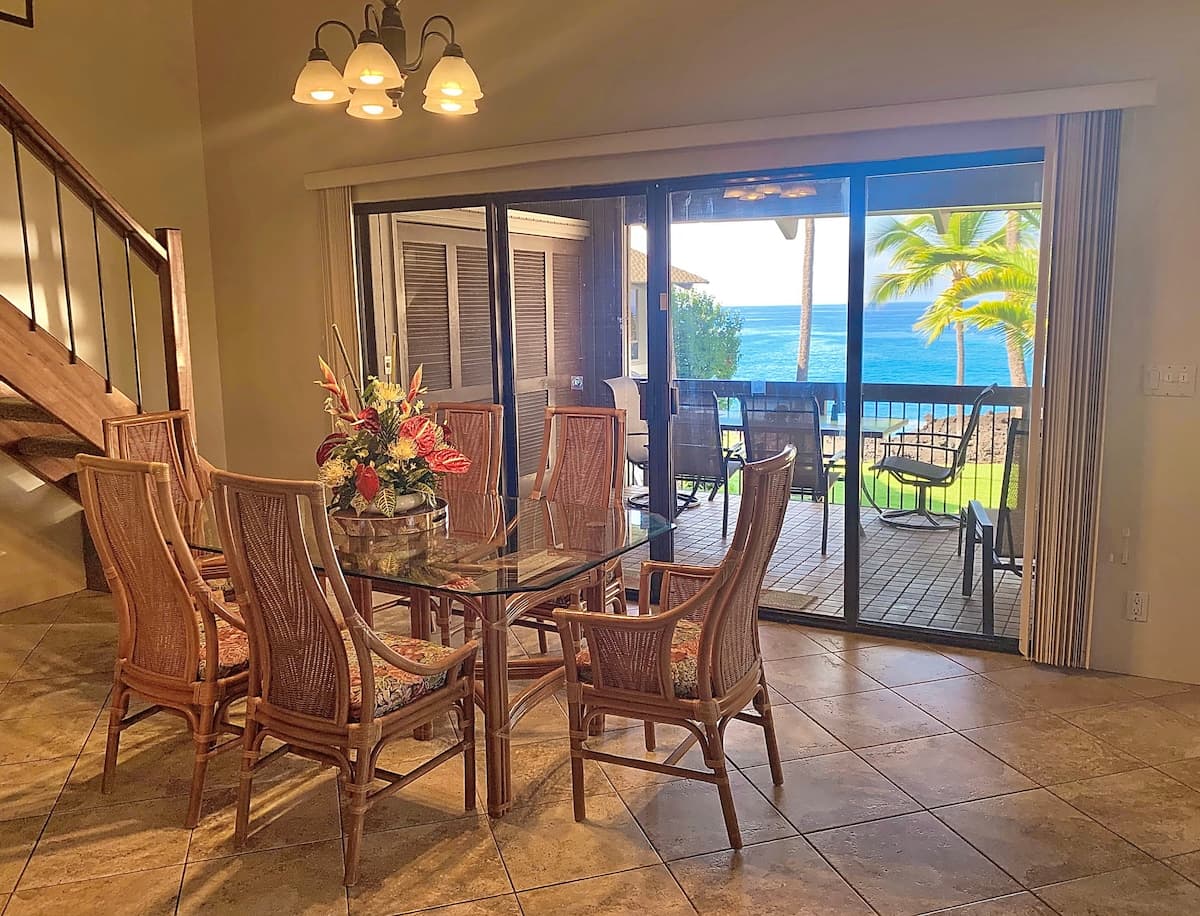 Condo in Kailua-Kona · ★4.88 · 3 bedrooms · 4 beds · 2.5 baths - Photo 3