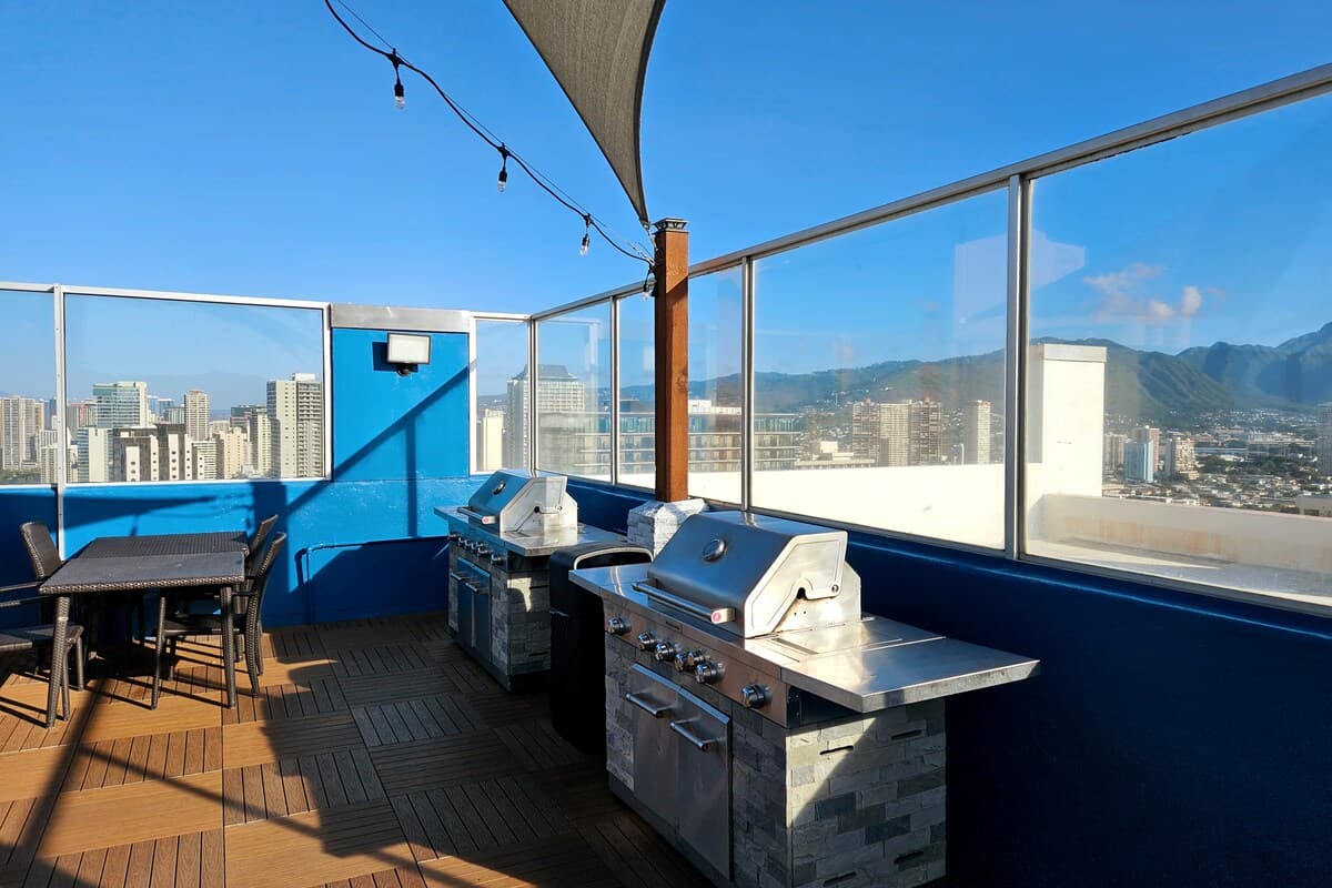 Condo in Honolulu · ★4.92 · Studio · 1 bed · 1 private bath - Photo 5
