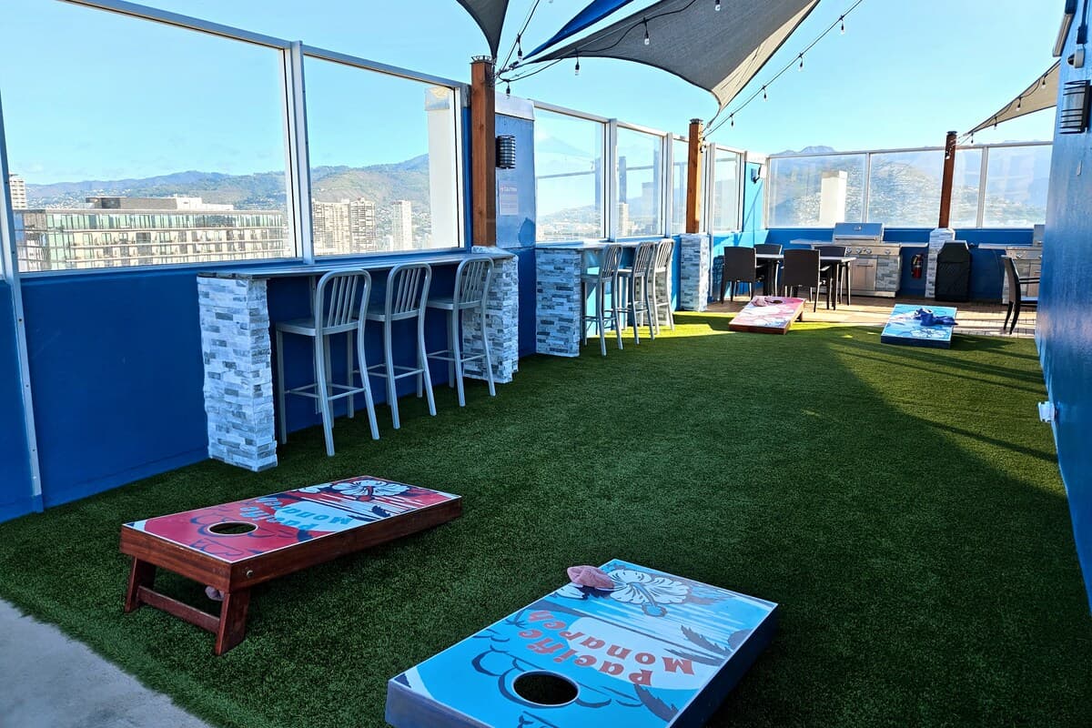 Condo in Honolulu · ★4.92 · Studio · 1 bed · 1 private bath - Photo 4