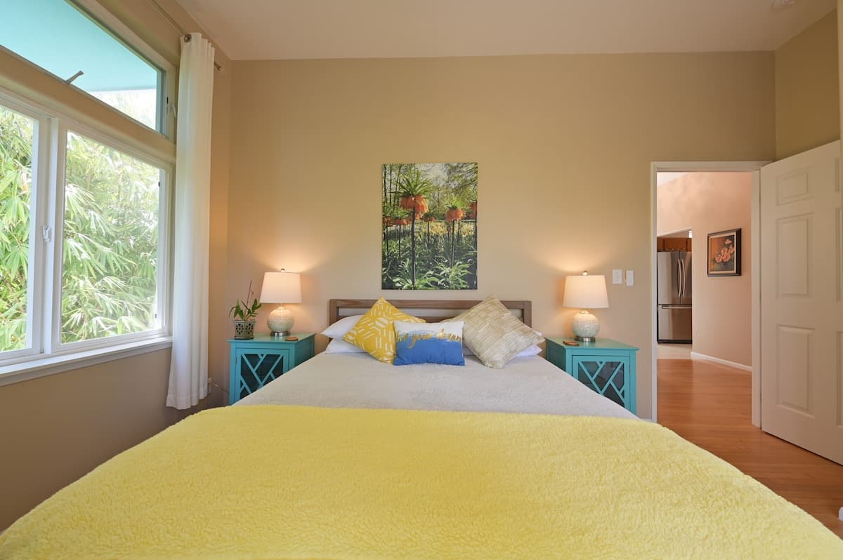 Home in Pahoa · ★4.9 · 2 bedrooms · 3 beds · 1 private bath - Photo 2