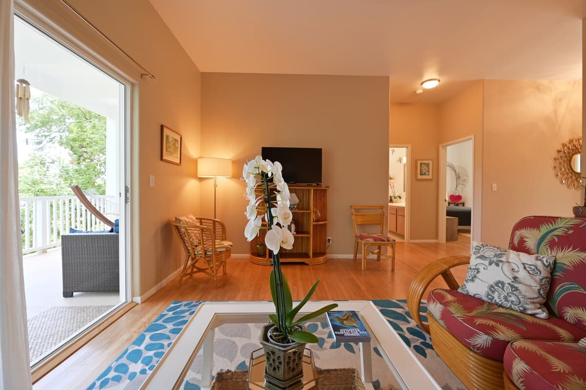 Home in Pahoa · ★4.9 · 2 bedrooms · 3 beds · 1 private bath - Photo 5