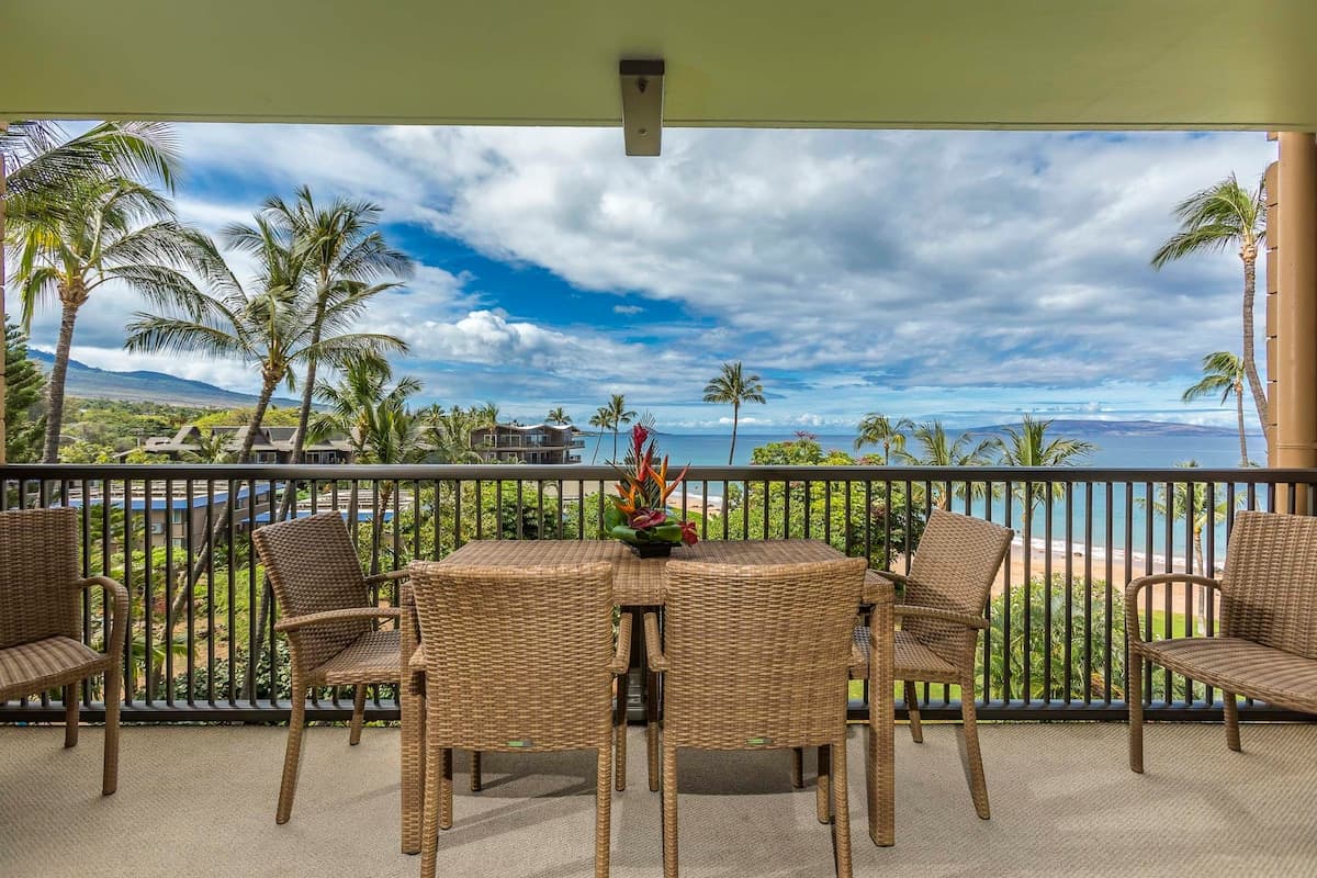Condo in Kihei · ★4.91 · 2 bedrooms · 3 beds · 2 baths - Photo 4