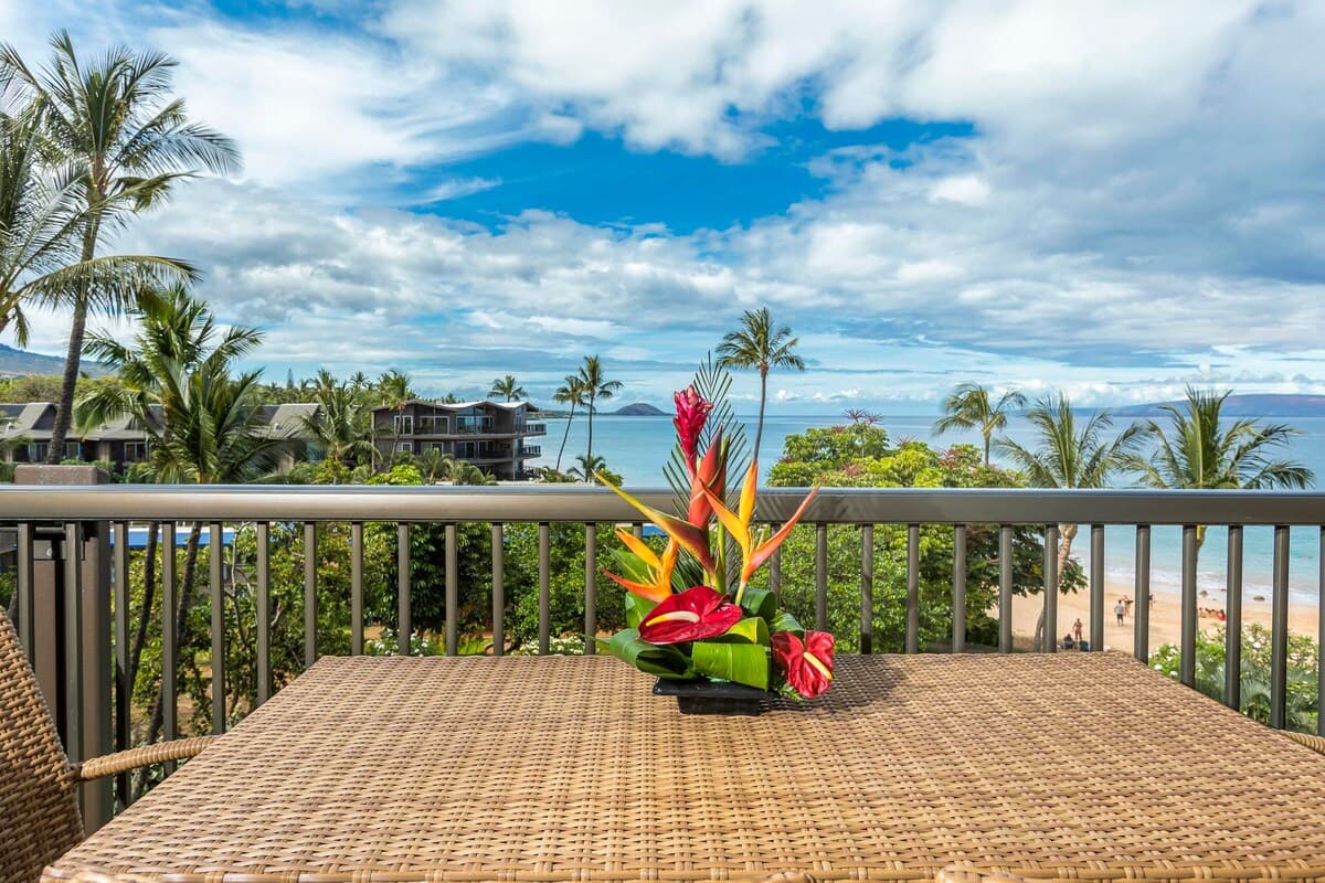 Condo in Kihei · ★4.91 · 2 bedrooms · 3 beds · 2 baths - Photo 2