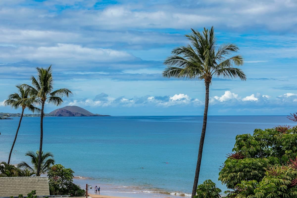 Condo in Kihei · ★4.91 · 2 bedrooms · 3 beds · 2 baths - Photo 1