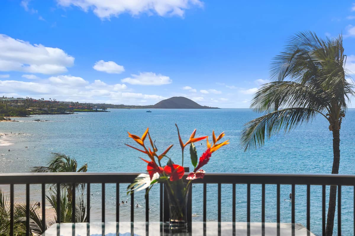 Condo in Kihei · ★4.99 · 2 bedrooms · 3 beds · 2 baths - Photo 3