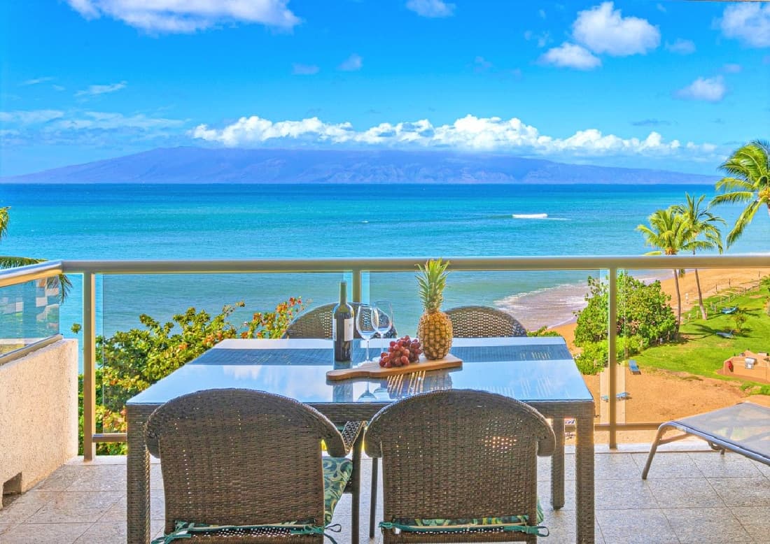 Condo in Lahaina · ★4.94 · 2 bedrooms · 4 beds · 2 baths - Photo 1