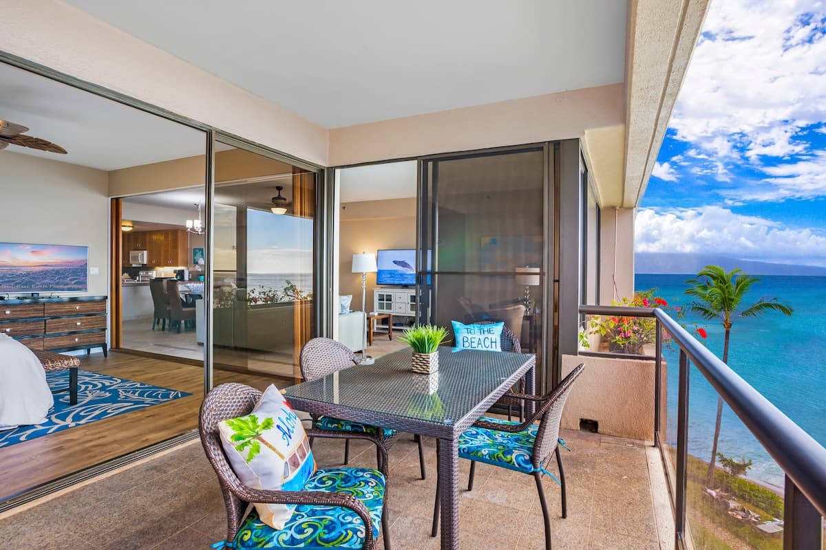 Condo in Lahaina · ★4.94 · 2 bedrooms · 4 beds · 2 baths - Photo 3